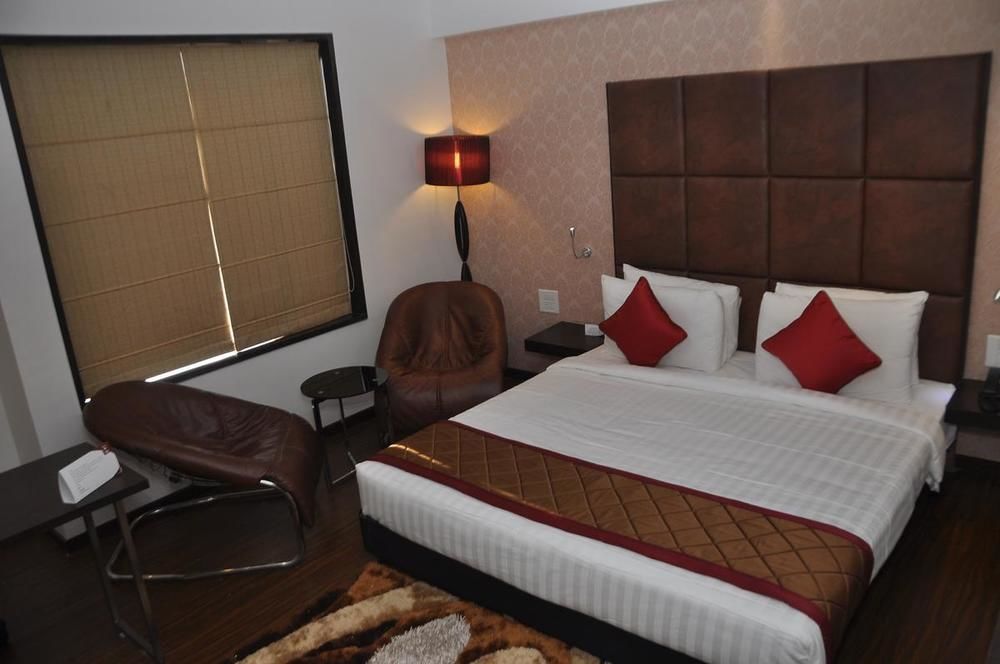 Hotel Lxia Hinjewadi - Indian Nationals Only Pimpri-Chinchwad Exterior foto