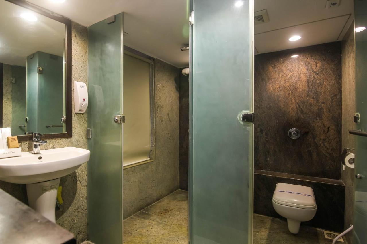Hotel Lxia Hinjewadi - Indian Nationals Only Pimpri-Chinchwad Exterior foto