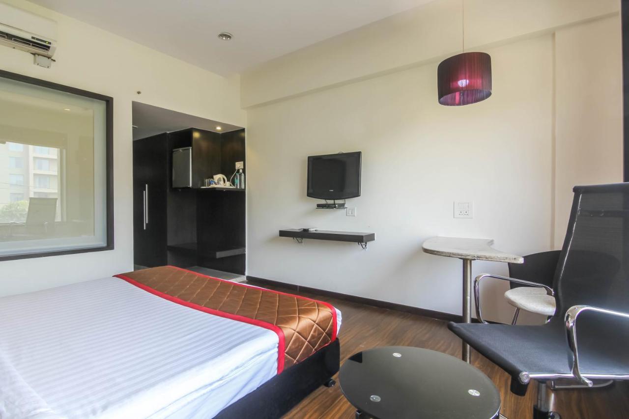 Hotel Lxia Hinjewadi - Indian Nationals Only Pimpri-Chinchwad Exterior foto
