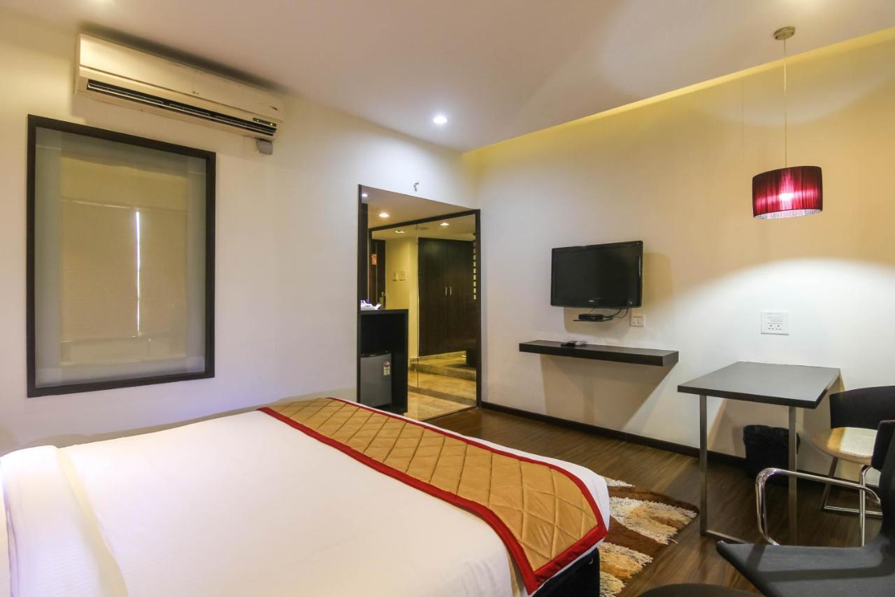 Hotel Lxia Hinjewadi - Indian Nationals Only Pimpri-Chinchwad Exterior foto